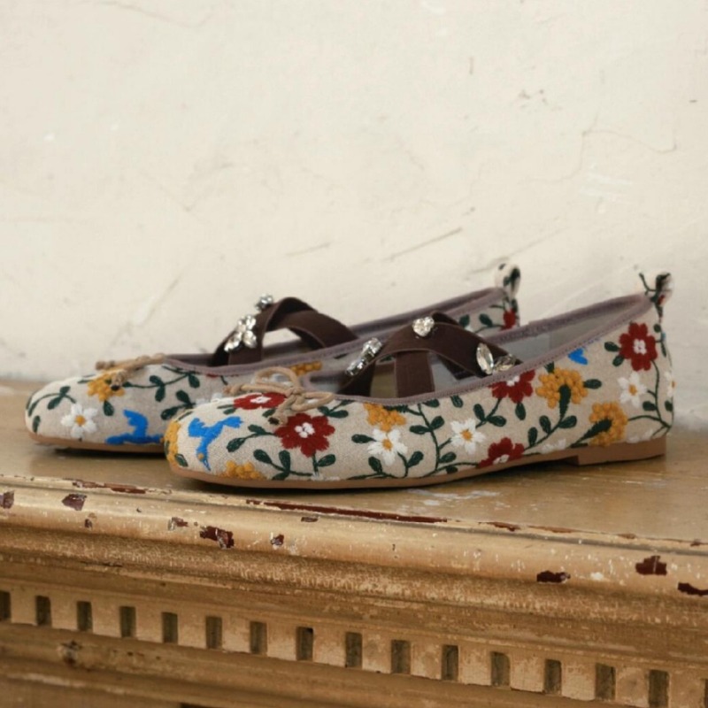 Embroidery Flower Ballet Flats - Embroidery Yes recensie en prijs