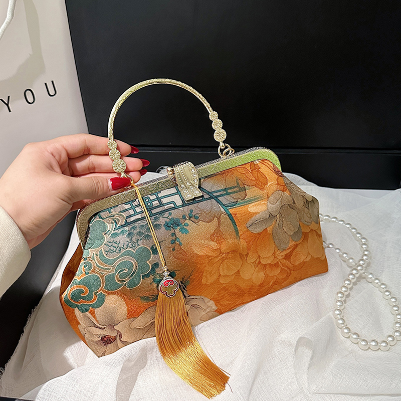 Stylish Embroidered Shoulder B - Embroidery Ideas For Bags recensie en prijs