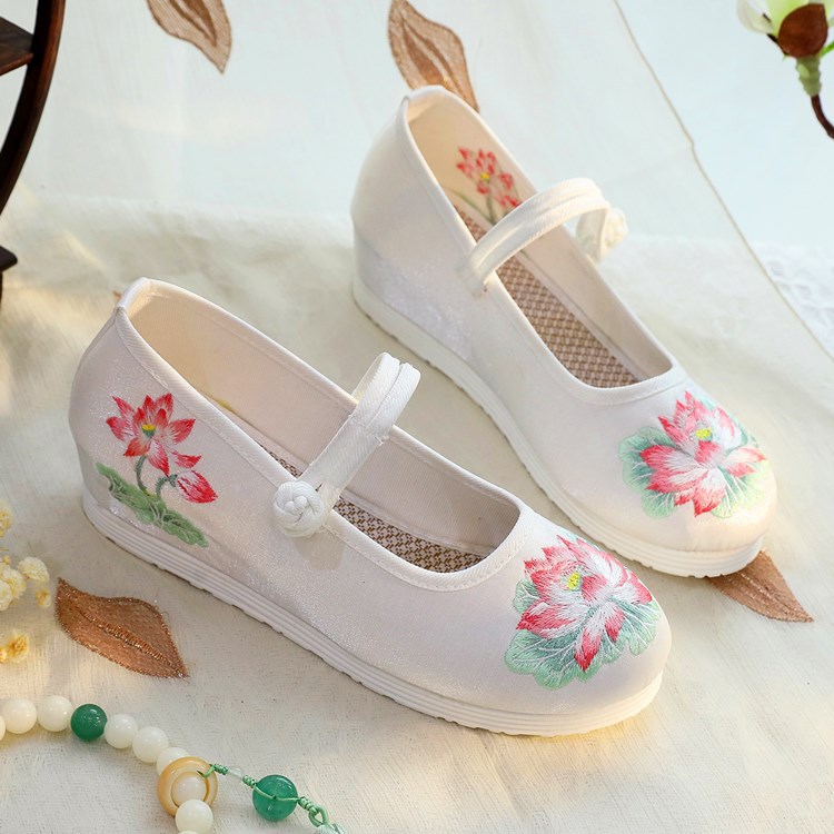 2026 Women's White & Green Lot - Embroidery Yes recensie en prijs