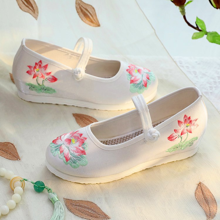2026 Women's White & Green Lot - Embroidery Yes recensie en prijs