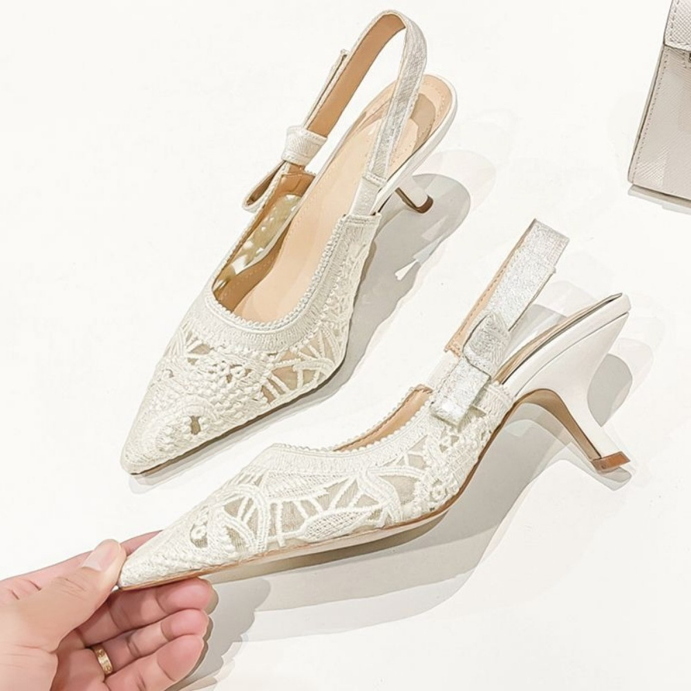 Genuine Leather High Heel Sand - Embroidery Yes recensie en prijs