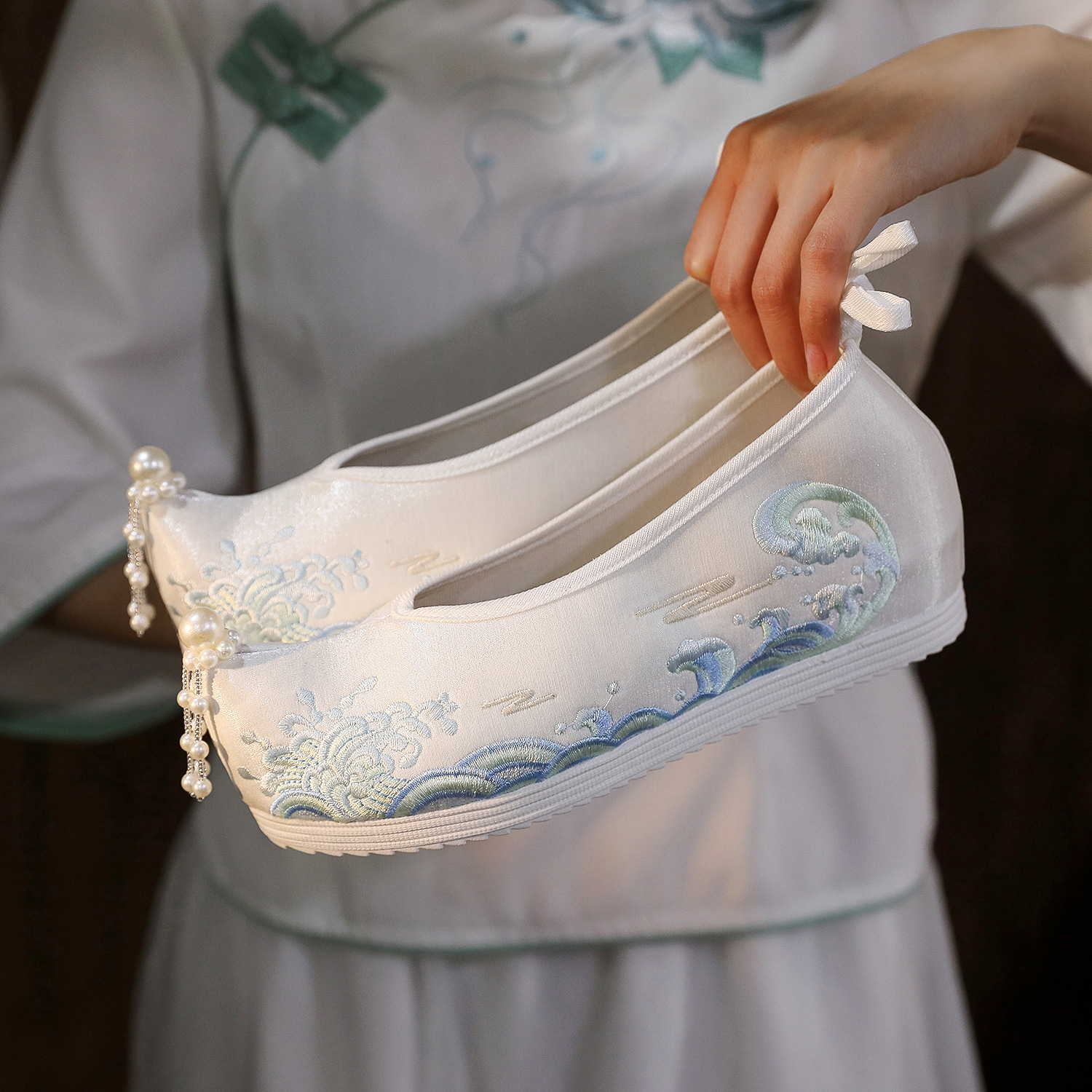 Waves Hanfu Shoes Female Embro - Embroidery Yes recensie en prijs