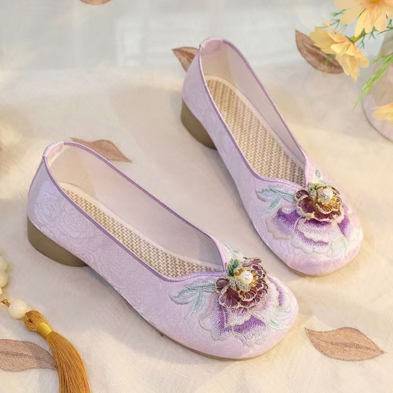 Woman Low Heel Embroidered Clo - Embroidery Cloth recensie en prijs