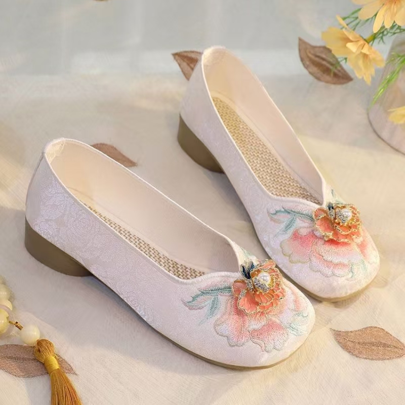 Woman Low Heel Embroidered Clo - Embroidery Cloth recensie en prijs