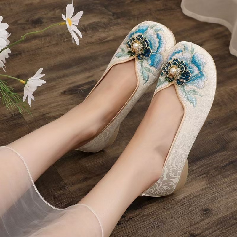 Woman Low Heel Embroidered Clo - Embroidery Cloth recensie en prijs